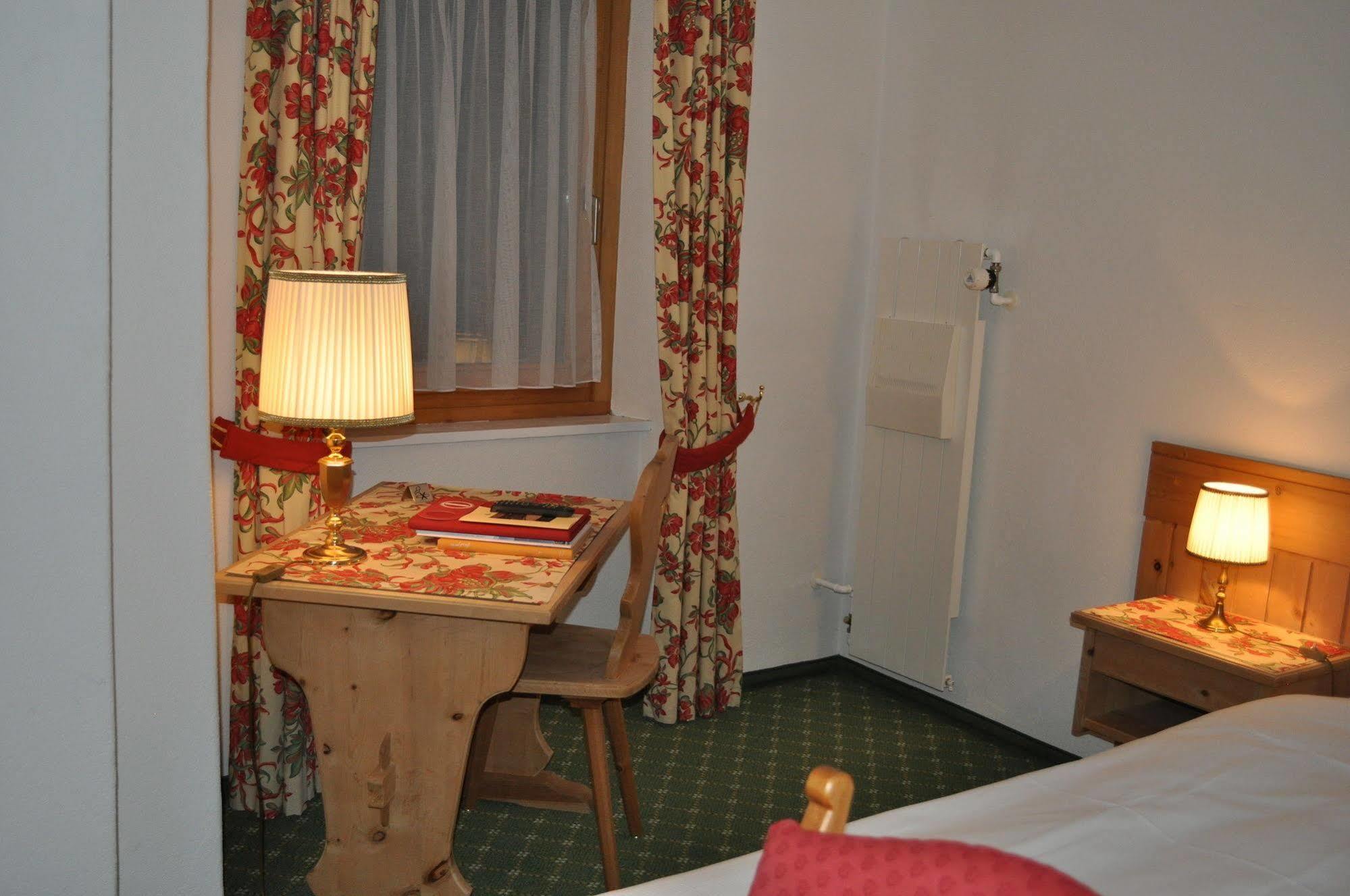 Hotel Bernina Pontresina Luaran gambar